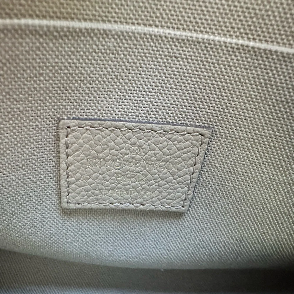 Felicia Pochette LOUIS VUITTON (in dove/cream) - Picture 5 of 12